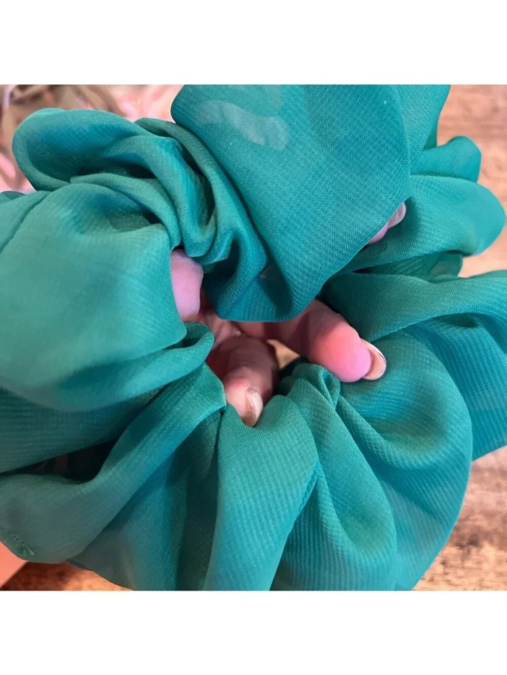 NEW hair tools – large kelly green scrunchie hair tie and 5 claw / lobster clips